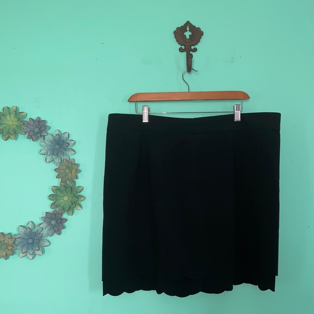 Loft-Skirt with 3 layers of scalloped edge
